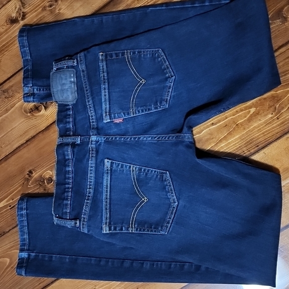 LIKE NEW!Levi's Slim Jeans - Picture 3 of 6